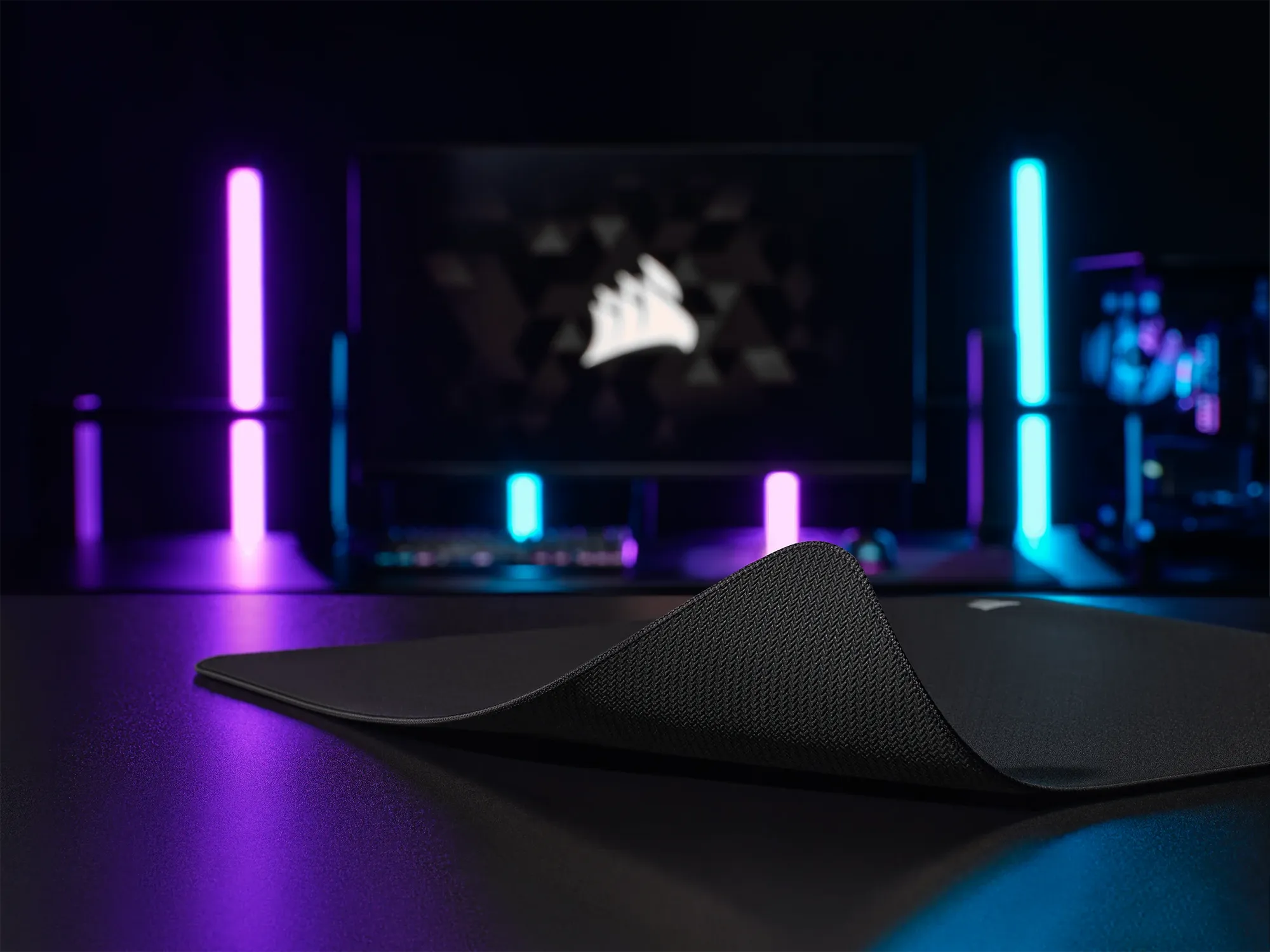 Corsair MM500 V2 Hybrid Cloth Gaming Mouse Pad Large; Black; 450MM X 400MM image 3