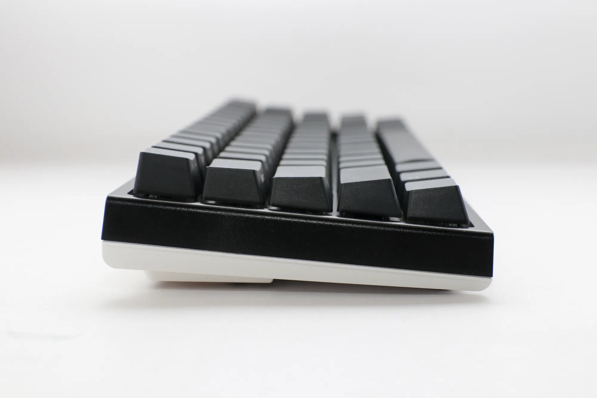 Rct PC Ducky Keyboard One 2 Pro 60% Mechanical Keyboard; RGB; Pbt Double Shot Keycaps Cherry Blue . image 4