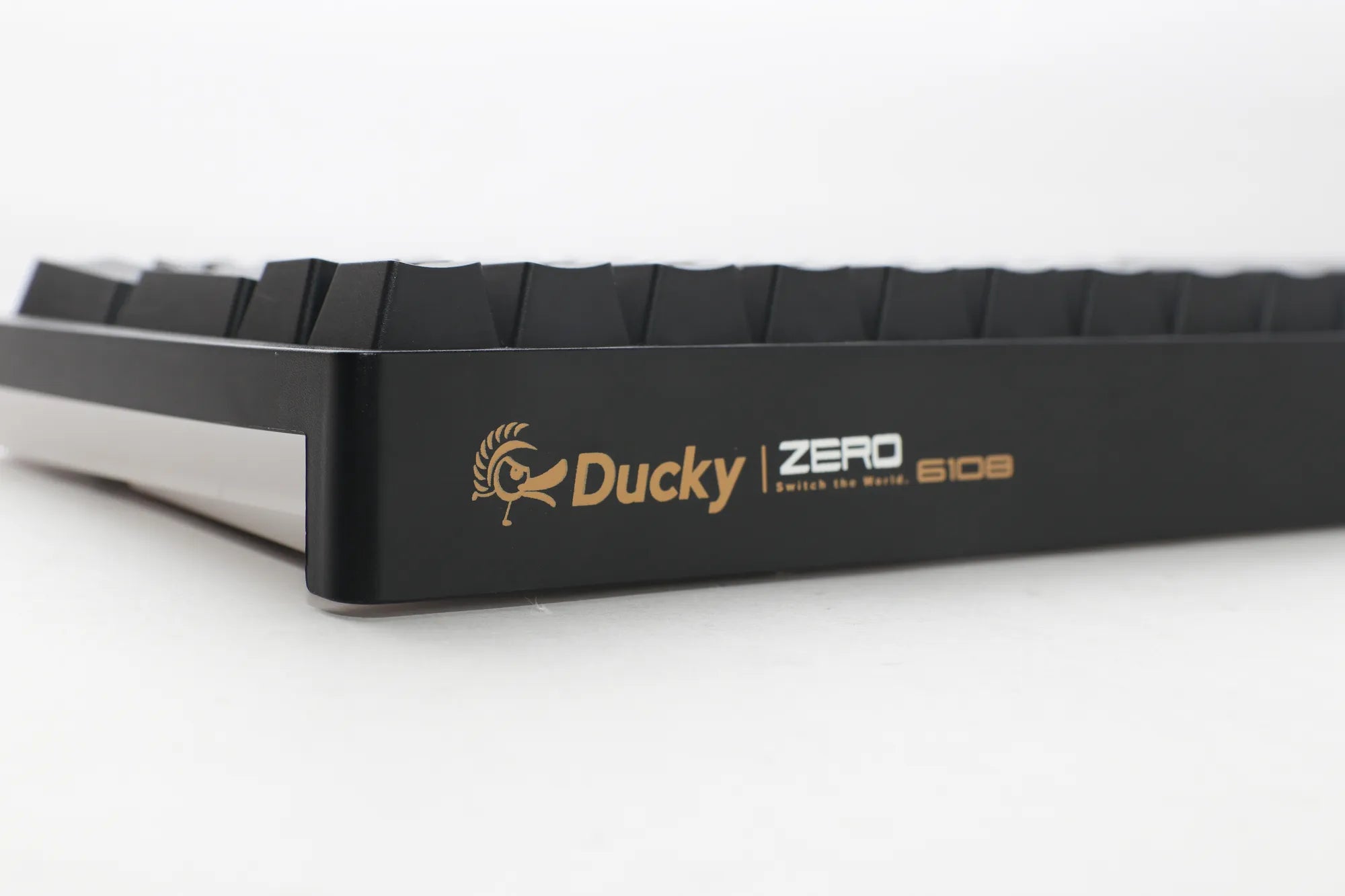 Rct PC Ducky Keyboard Zero 6108 100% Mechanical Wireless Keyboard; RGB; USB 2.0 / 2.4GHZ / BT Cherry MX2A Blue Switches. image 4