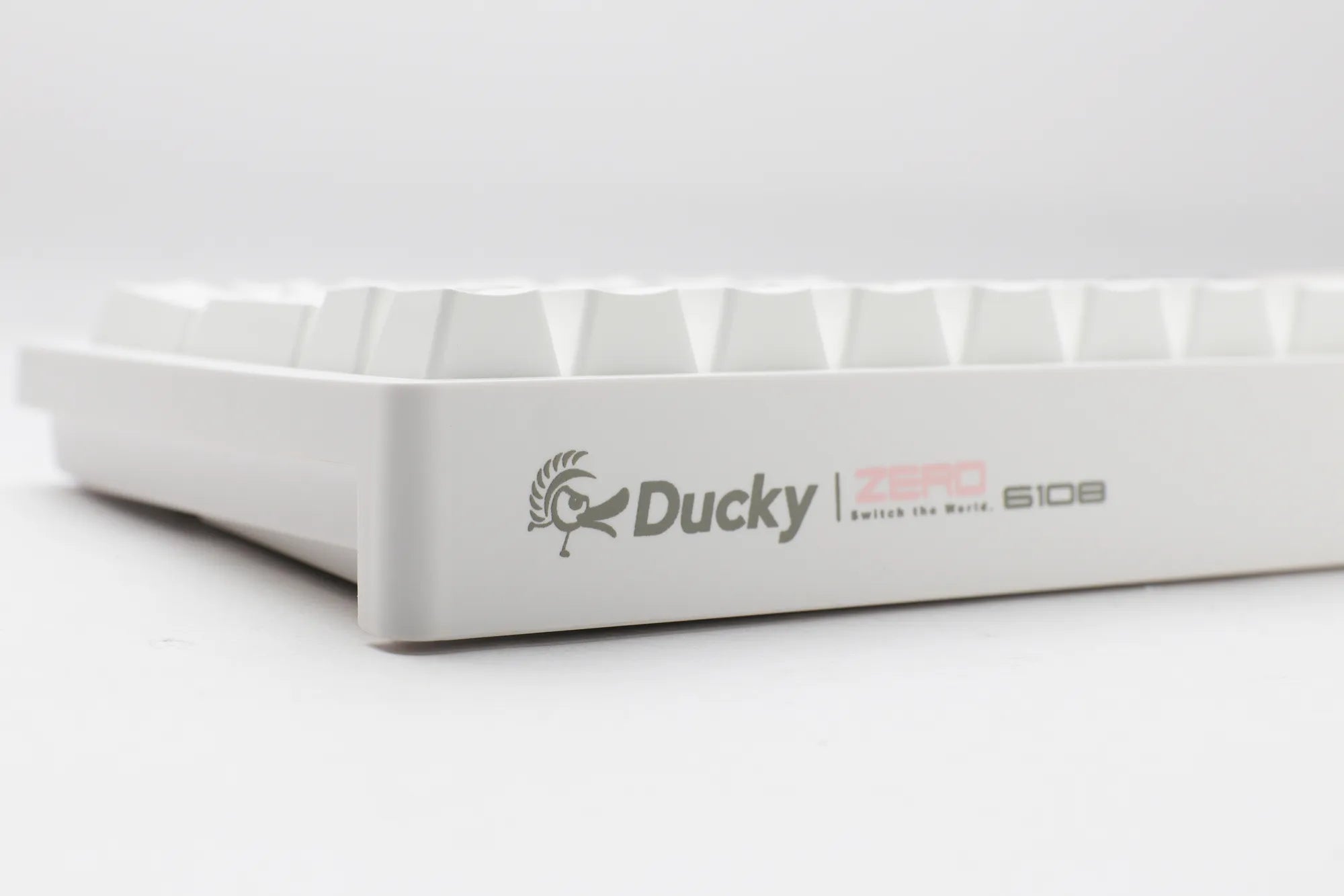 Rct PC Ducky Keyboard Zero 6108 100% Mechanical Wireless Keyboard; RGB; USB 2.0 / 2.4GHZ / BT White Cherry MX2A Blue Switches. image 2