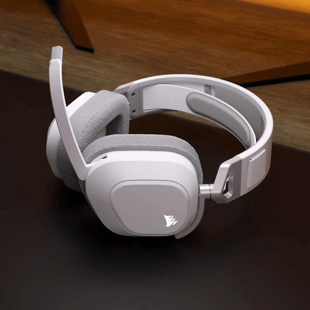 Corsair HS80 Max Wireless Gaming Headset White image 6