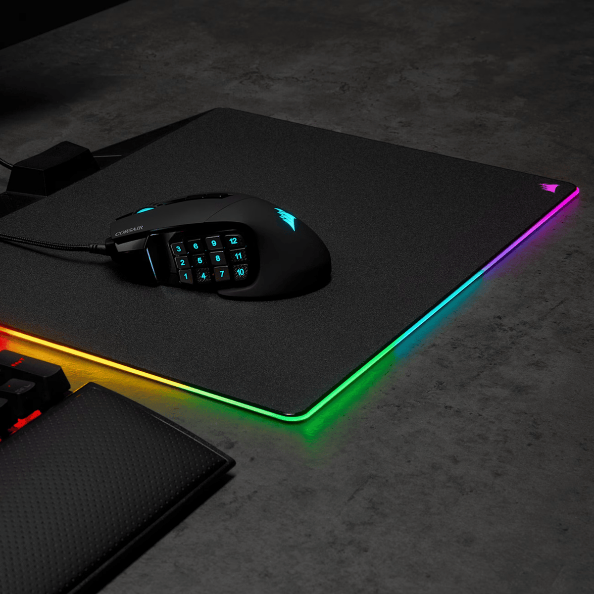 Corsair Scimitar RGB Elite Optical 18 000 DPI Moba/Mmo Gaming Mouse Black image 6