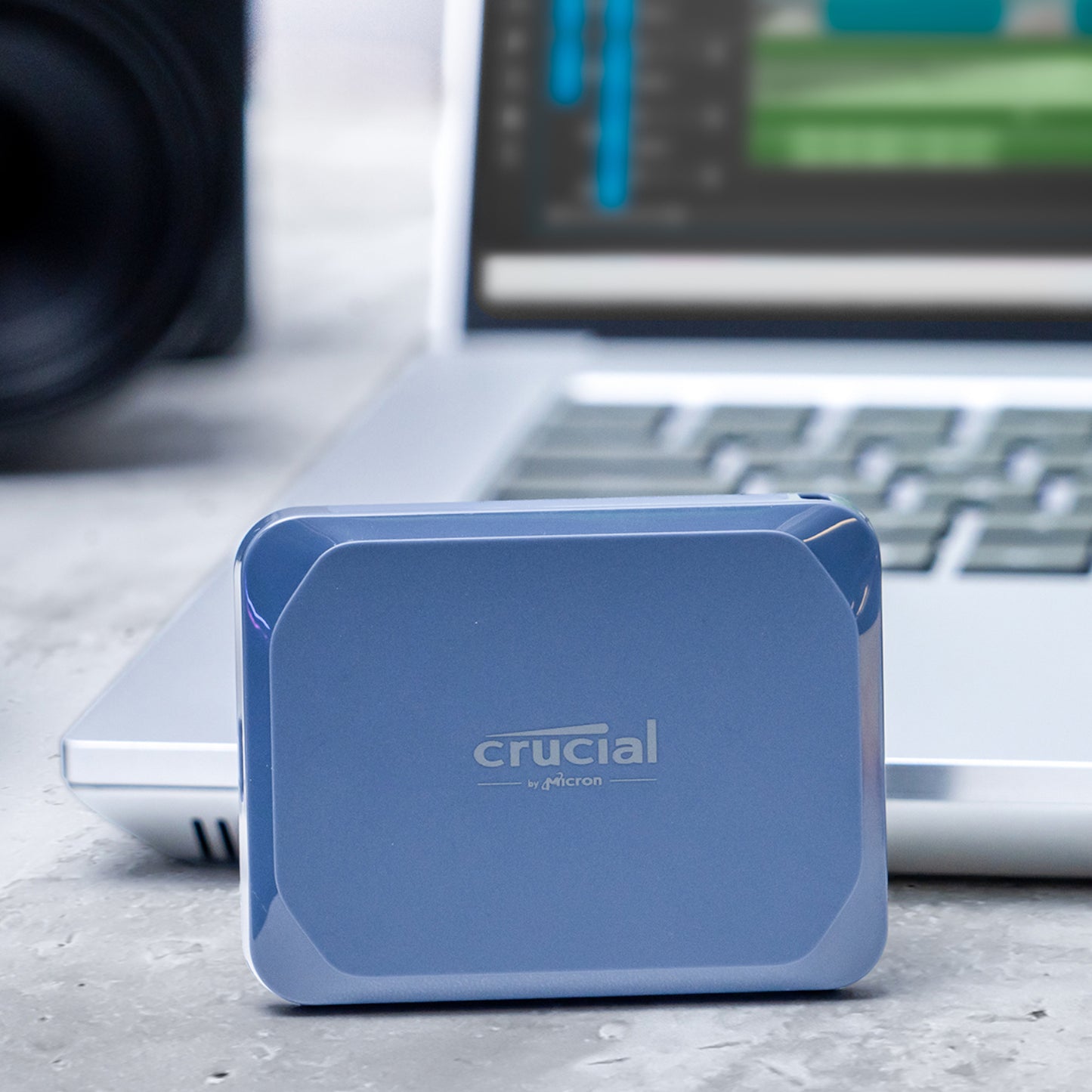 Crucial X10 1TB Type-C Portable SSD image 2