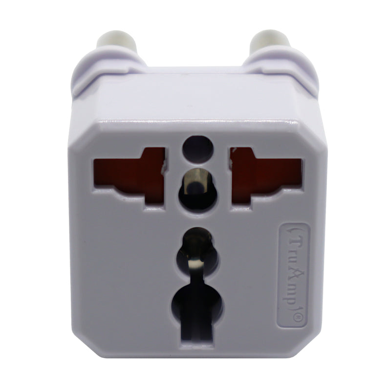 Gizzu Universal Travel Adapter image 3